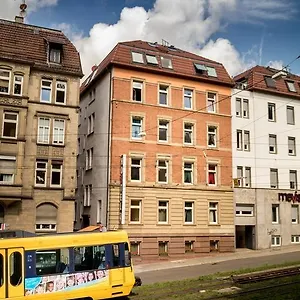 Alex 30 Hostel